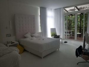 Le Cameleon Hotel room